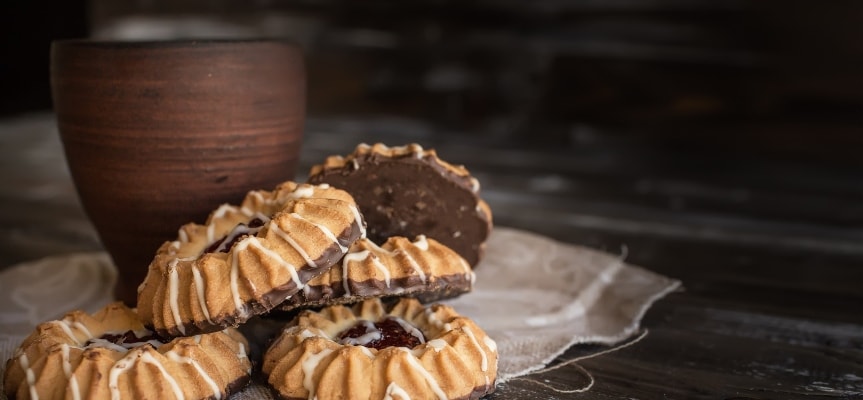 To keep your brain focused, try taking breaks and having a cup of tea with sweets.